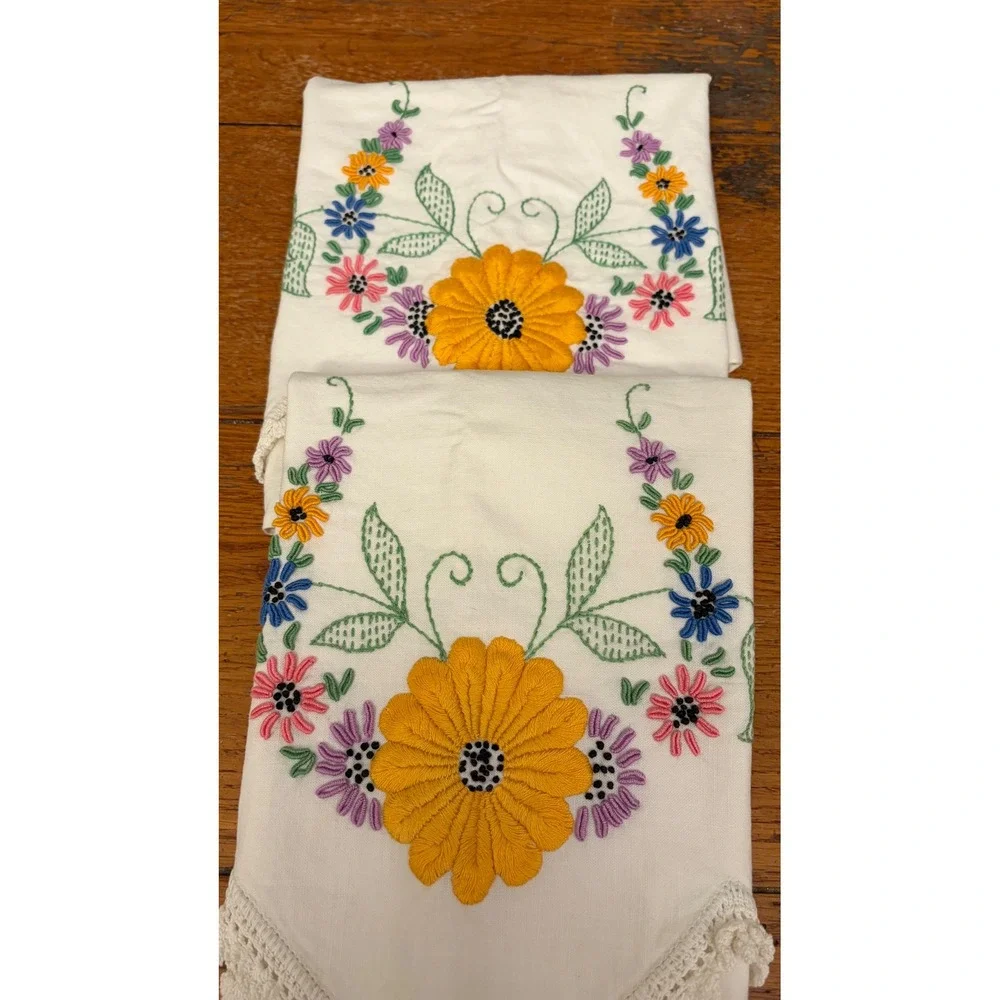 Vtg Hand Embroidered Floral Pillowcases Crochet Lace Pair 17x34